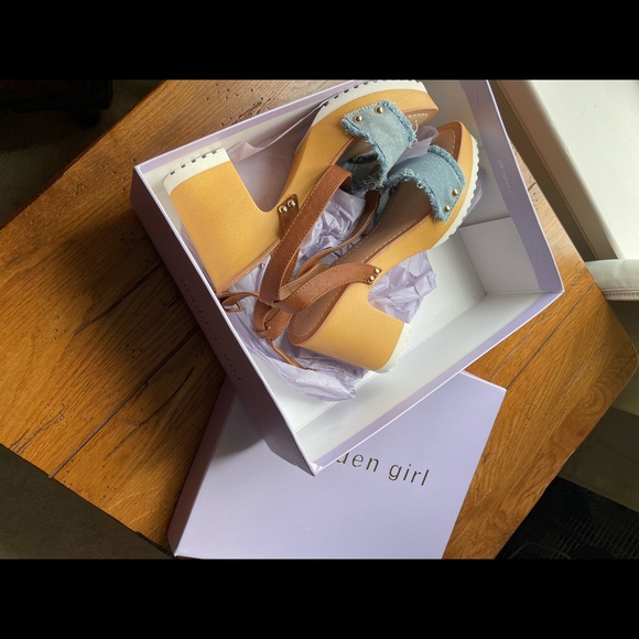 Madden girl. Super cute. Never worn new in box - Picture 7 of 7